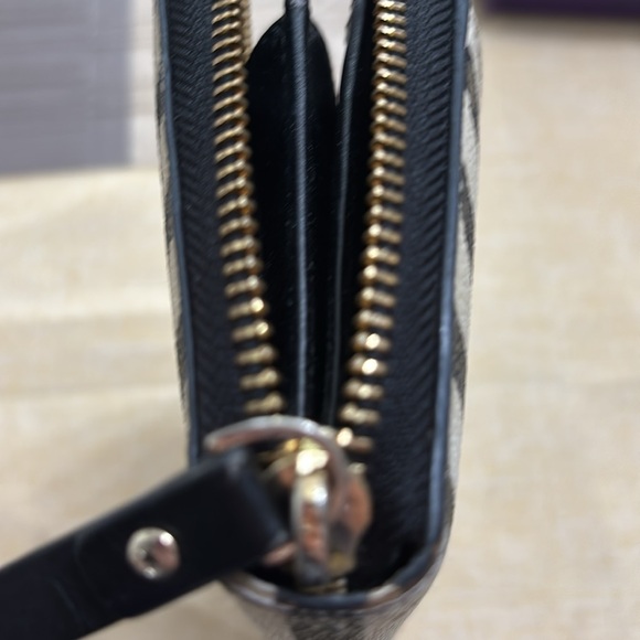 Kate Spade Black and White Striped Wallet - Picture 8 of 12